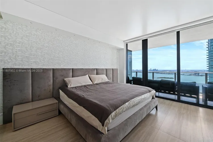 Paraiso Bay #4101 image #9