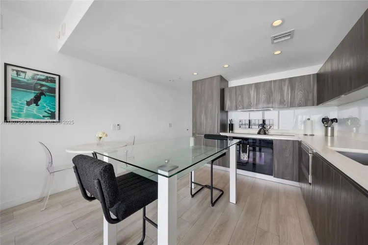 One Paraiso #1405 image #8