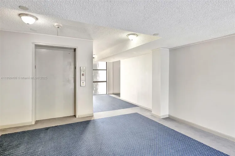 Plaza of the Americas #220 image #31