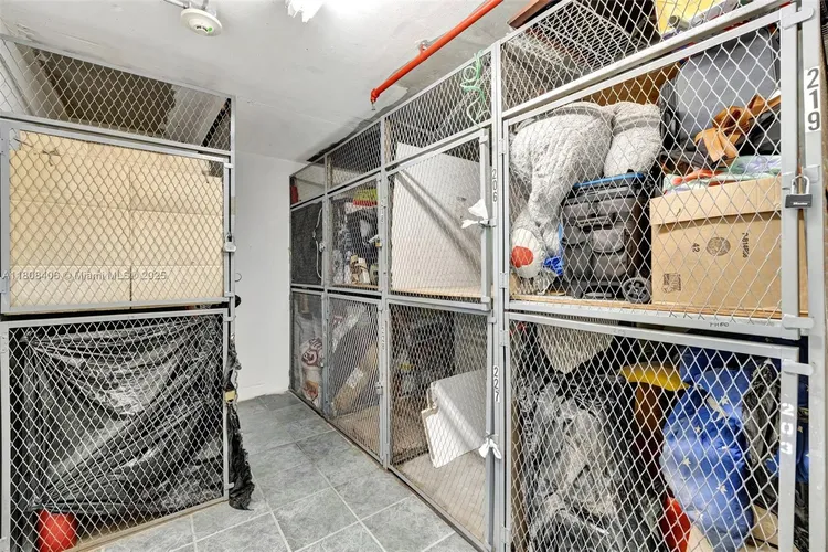 Plaza of the Americas #220 image #33