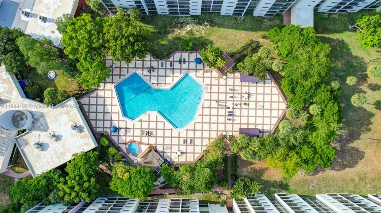 Plaza of the Americas #220 image #40