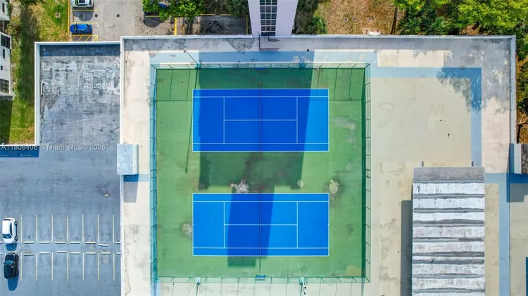 Plaza of the Americas #220 image #44