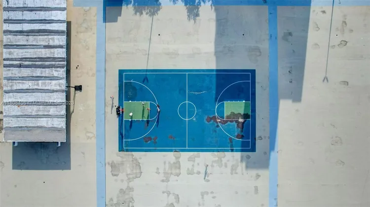 Plaza of the Americas #220 image #45