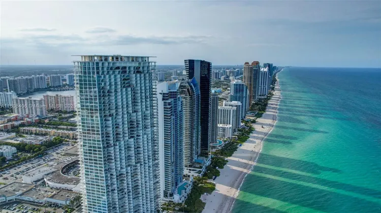 Plaza of the Americas #220 image #55