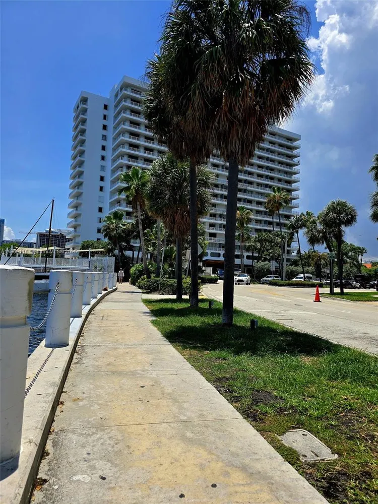 Brickell Harbour #6B image #31