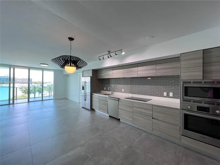 Peloro Miami Beach #512 image #10