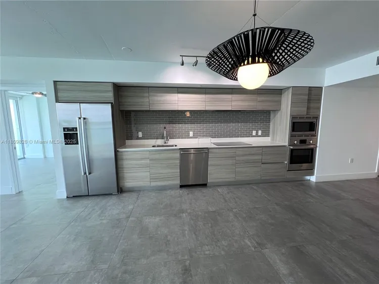 Peloro Miami Beach #512 image #11