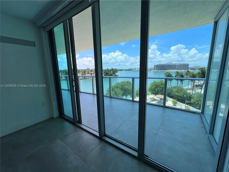 Peloro Miami Beach #512 image #14