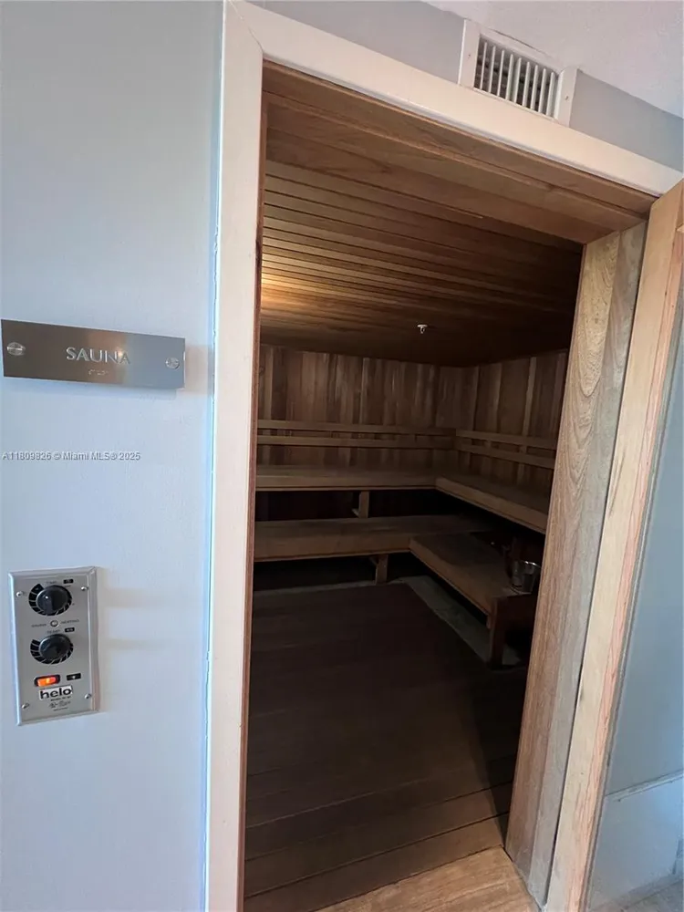 Peloro Miami Beach #512 image #19