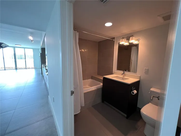 Peloro Miami Beach #512 image #7