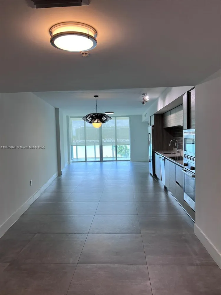 Peloro Miami Beach #512 image #9