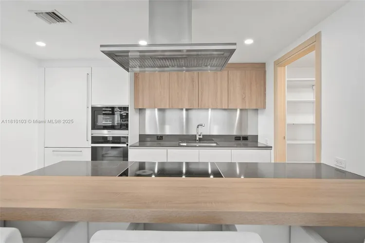 Brickell Flatiron #4209 image #22