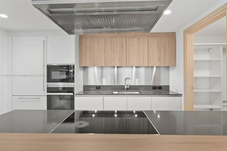 Brickell Flatiron #4209 image #24