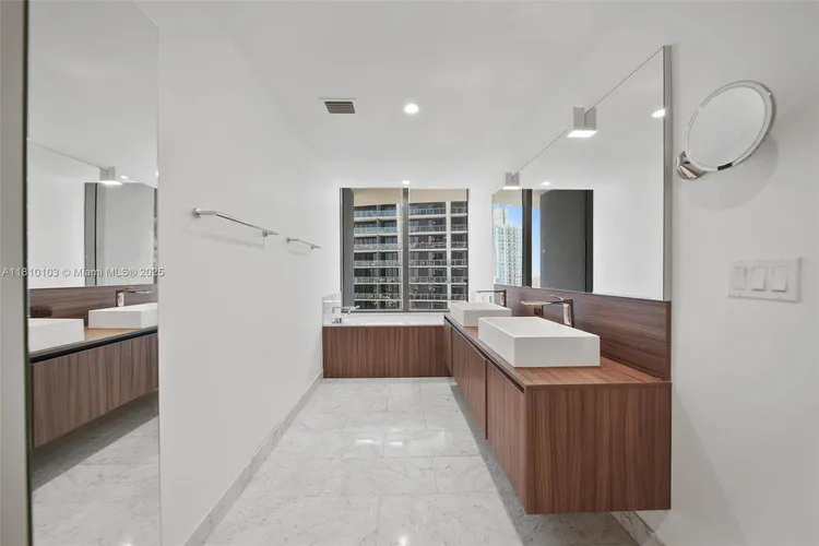 Brickell Flatiron #4209 image #33