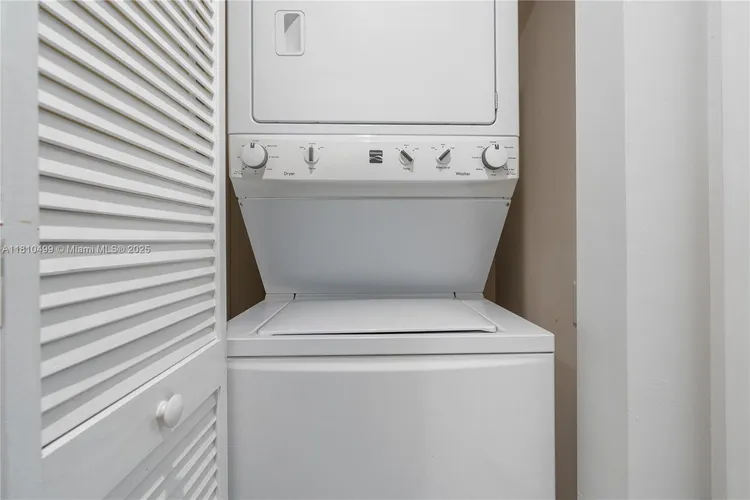 1300 Ponce #705 image #20