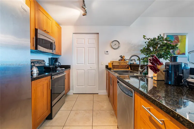 1300 Ponce #705 image #8