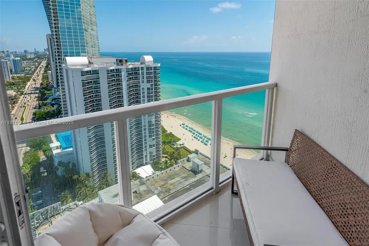 La Perla #3207 image #10