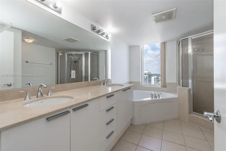 La Perla #3207 image #16