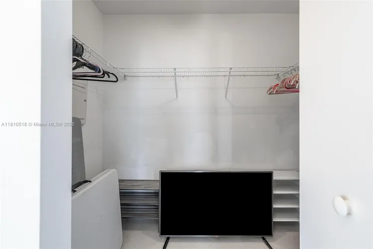 La Perla #3207 image #17