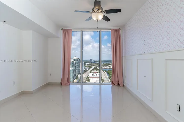 La Perla #3207 image #18