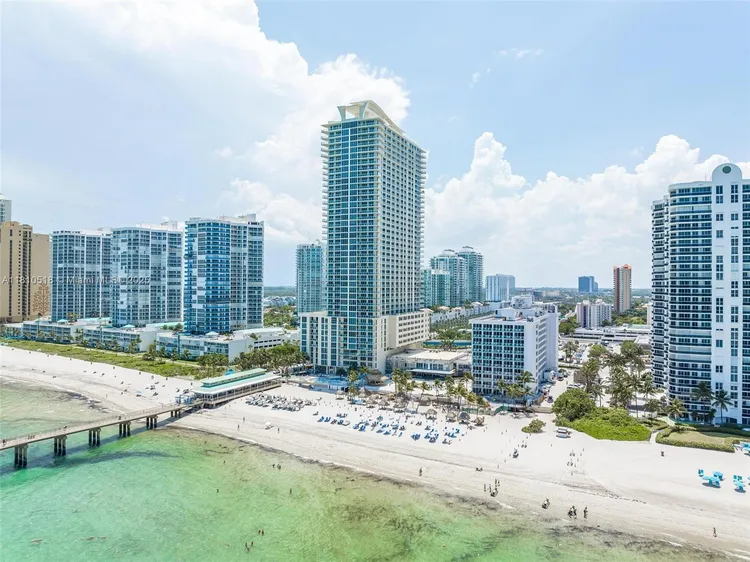 La Perla #3207 image #24