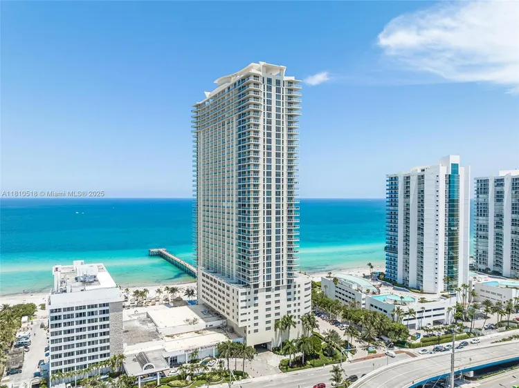 La Perla #3207 image #25