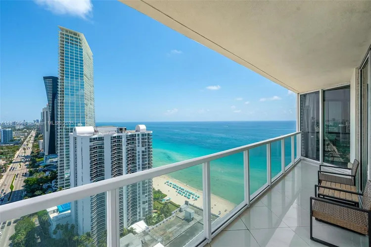 La Perla #3207 image #8