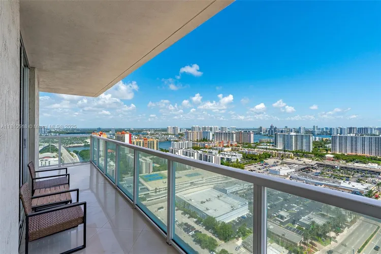 La Perla #3207 image #9