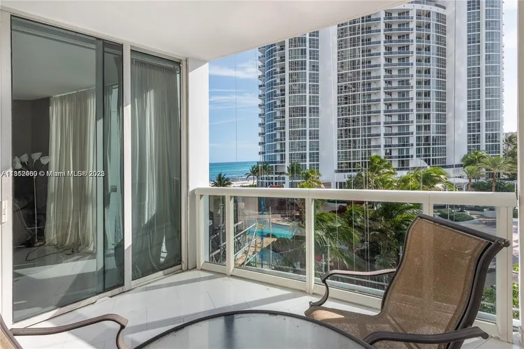 Trump Royale #608 image #15