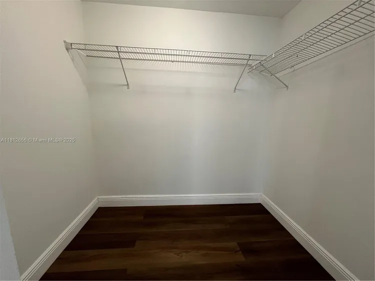 Icon Brickell II #1710 image #10