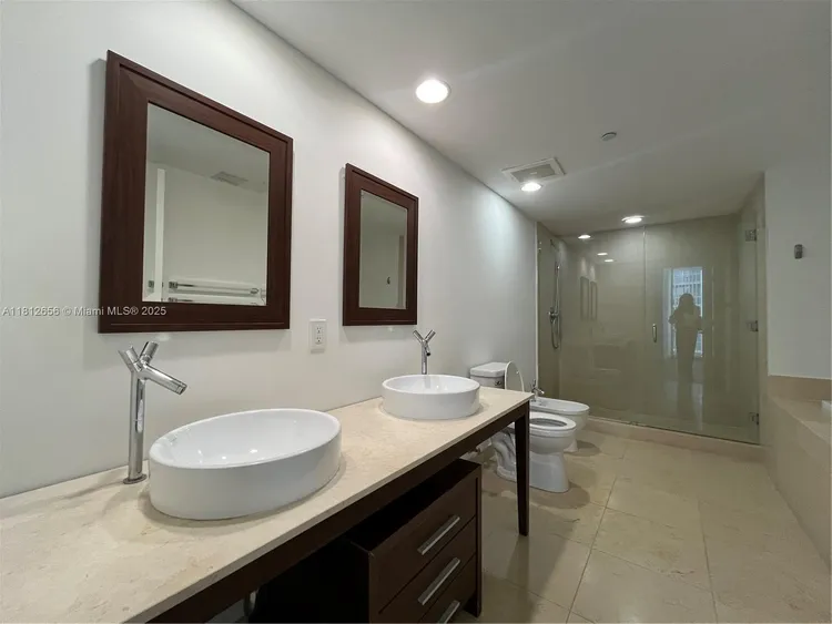 Icon Brickell II #1710 image #13