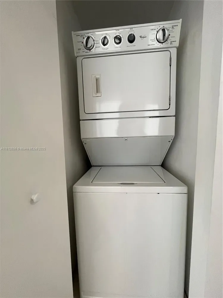 Icon Brickell II #1710 image #15