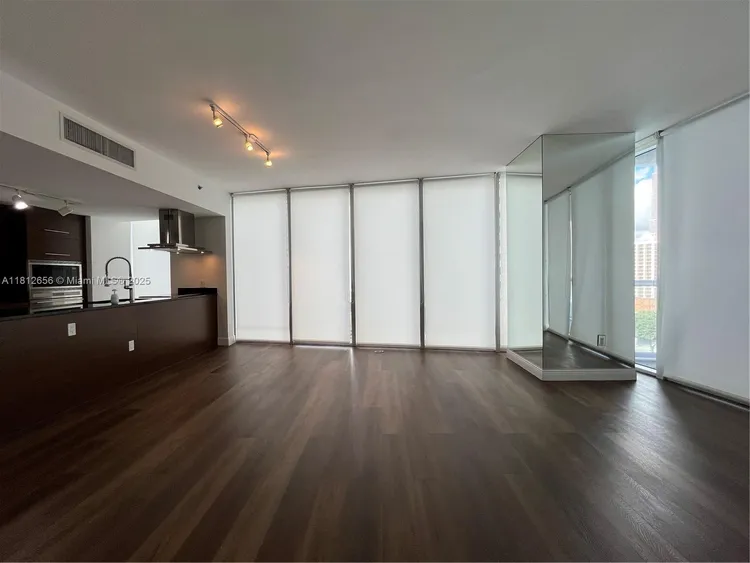 Icon Brickell II #1710 image #6