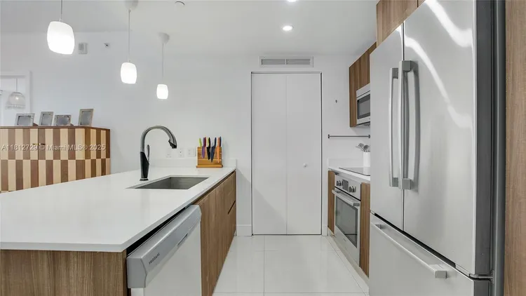 Aria on the Bay #4208 image #7