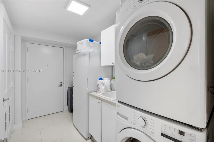 Acqualina #801 image #16