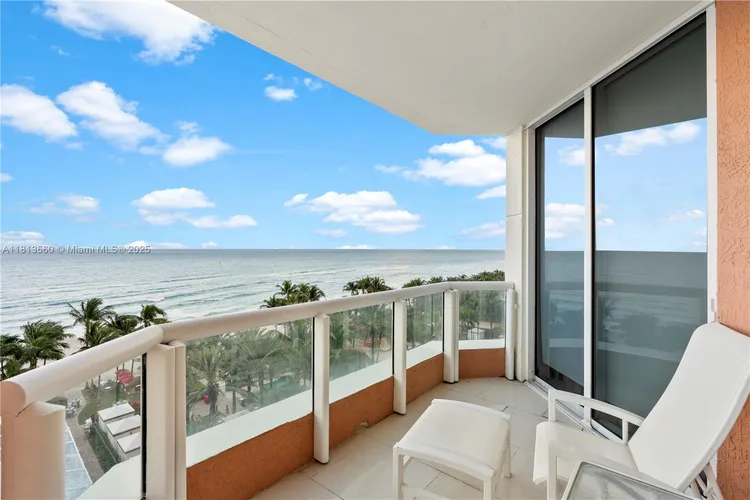 Acqualina #801 image #31