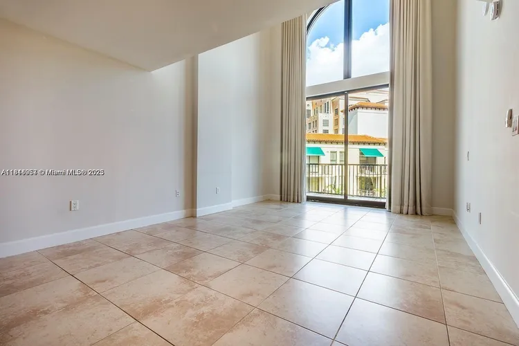 55 Merrick #802 image #11