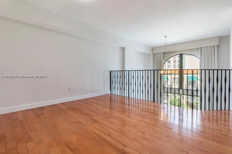 55 Merrick #802 image #17