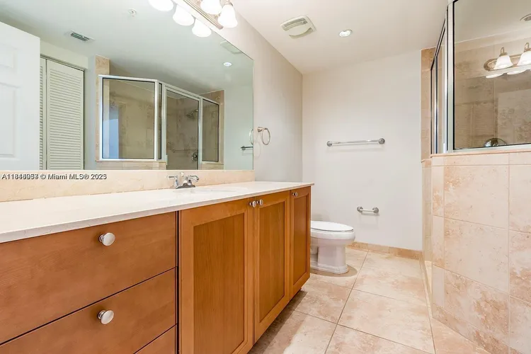 55 Merrick #802 image #21