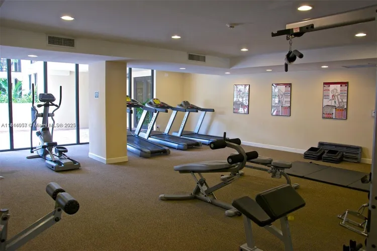 55 Merrick #802 image #22