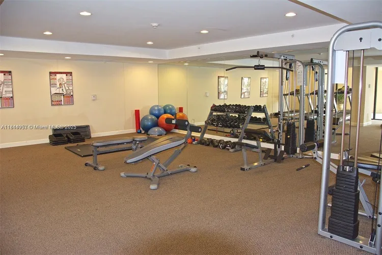 55 Merrick #802 image #23