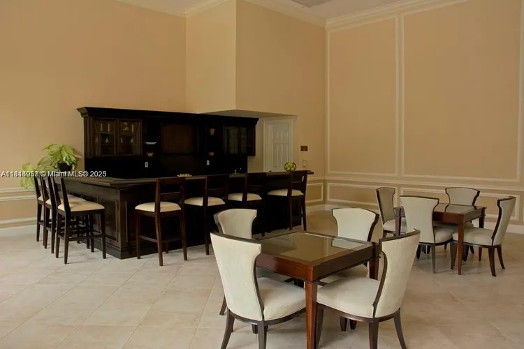 55 Merrick #802 image #27