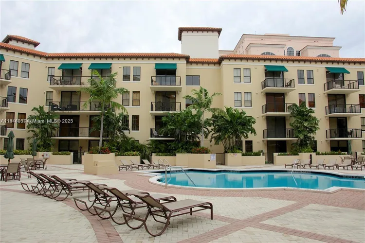 55 Merrick #802 image #29