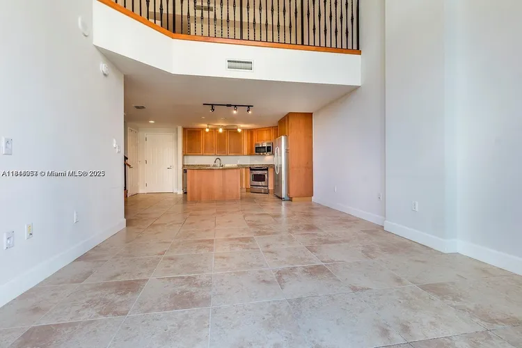 55 Merrick #802 image #6