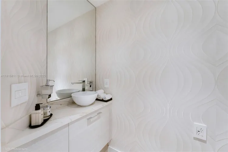 Paraiso Bay #4701 image #21