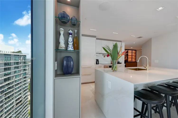 Paraiso Bay #4701 image #9