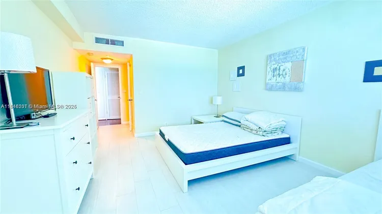 The Wave Condominium #820 image #8