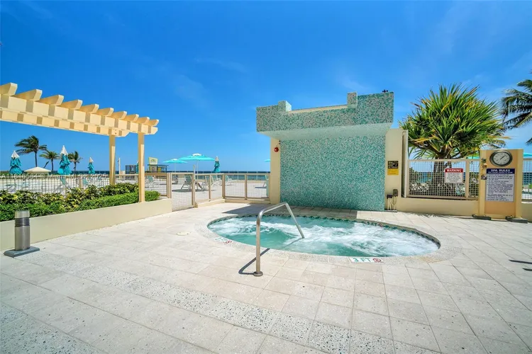 The Wave Condominium #1218 image #24