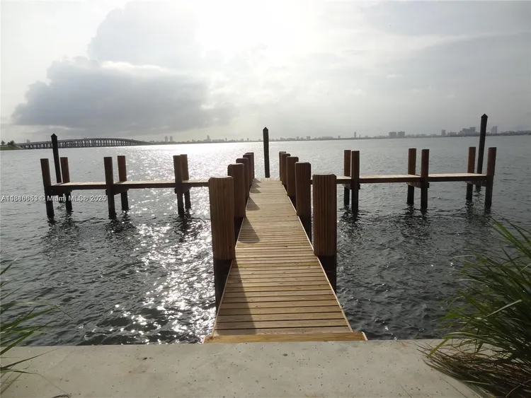 One Paraiso #1702 image #17