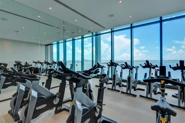 One Paraiso #1702 image #18